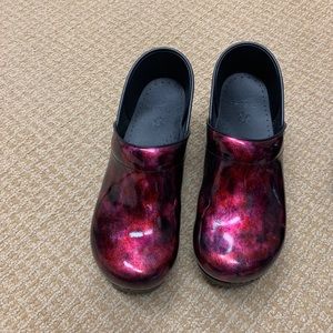 Dansko Red Metallic Glossy Clogs